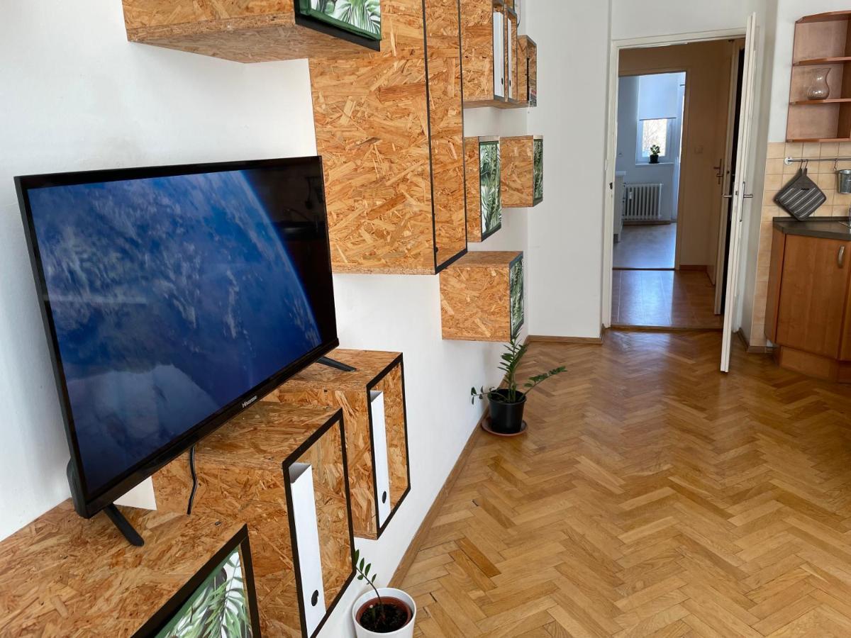 Cozy Apartment Near The City Center Hradec Králové エクステリア 写真